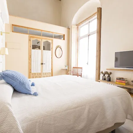 מלון Casa De Cuatro Torres 2*