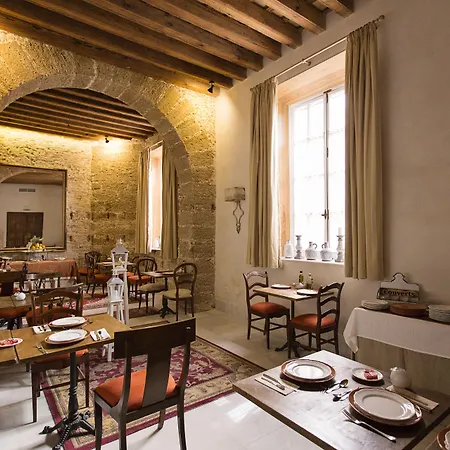 Casa De Cuatro Torres Hotell 2*