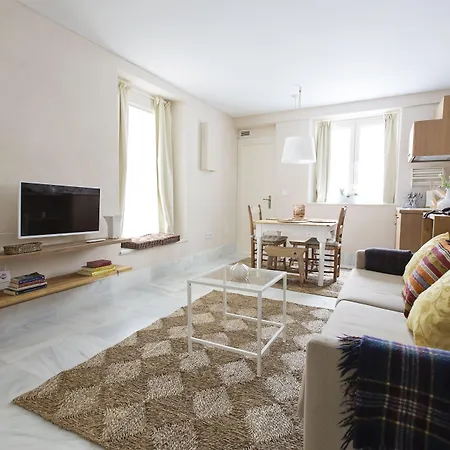 Casa De Cuatro Torres 2*