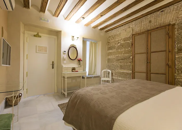 Casa De Cuatro Torres 2* 加的斯