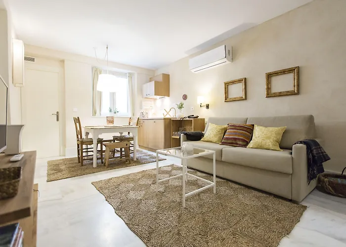 Casa De Cuatro Torres 2* 加的斯